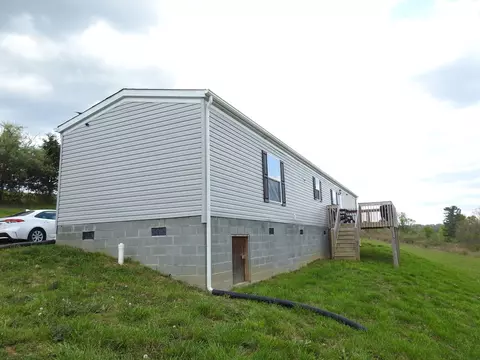3636 Pine Run Rd, Draper, VA 24324 photo 3