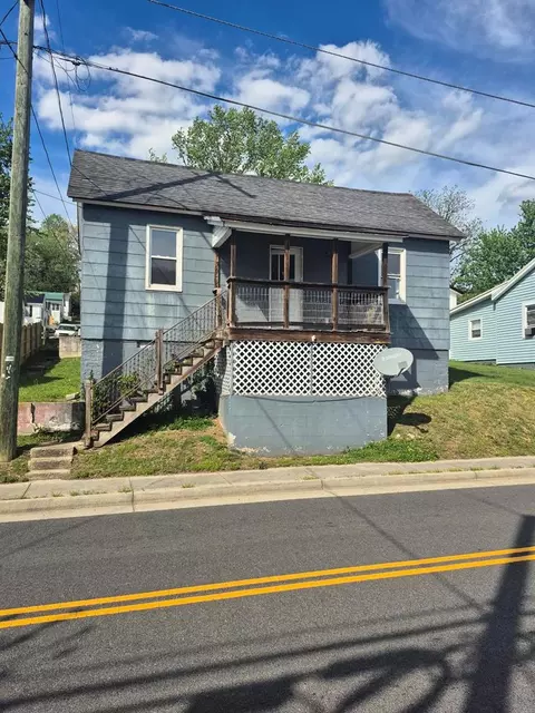 139 W Main St, Fries, VA 24330