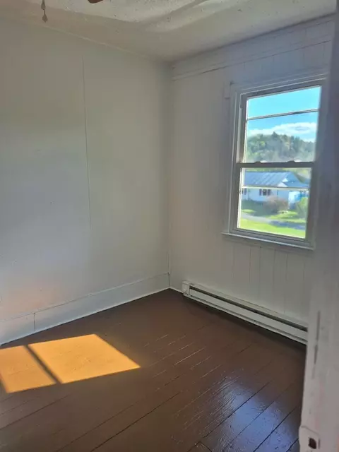 Bedroom - 718 E Main St, Fries, VA 24330 photo 5 of 7
