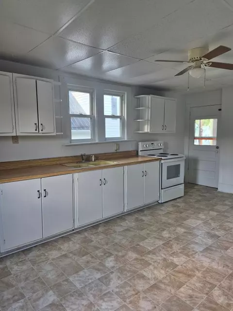 Kitchen - 718 E Main St, Fries, VA 24330 photo 3 of 7