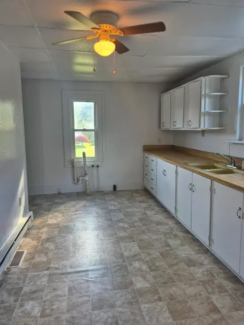 Kitchen - 718 E Main St, Fries, VA 24330 photo 5 of 7