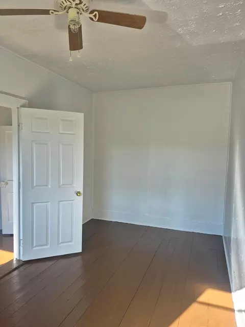 Bedroom - 718 E Main St, Fries, VA 24330 photo 6 of 7