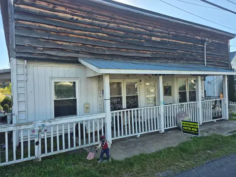 718 E Main St, Fries, VA 24330