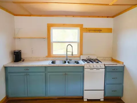Kitchen - 1140 Powder Ml, Ivanhoe, VA 24350 photo 2 of 2