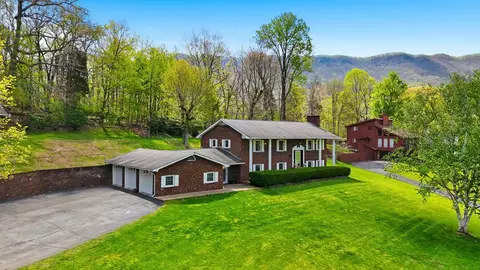64 Dye Dr, Lebanon, VA 24266