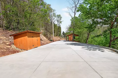 Exterior - 24327 N Fork River Rd, Abingdon, VA 24210 photo 14 of 16