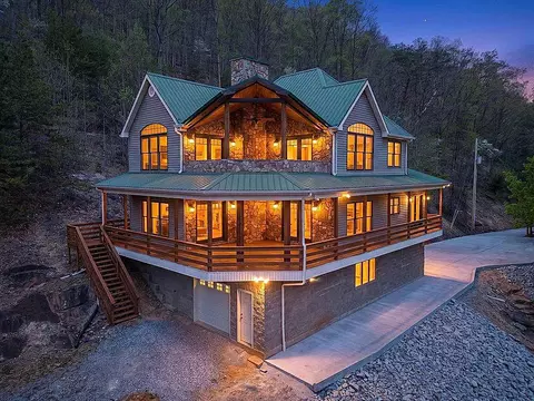 24327 N Fork River Rd, Abingdon, VA 24210
