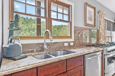 Kitchen - 24327 N Fork River Rd, Abingdon, VA 24210 photo 3 of 4
