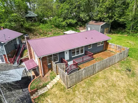 206 Pendleton Ave, Chilhowie, VA 24319