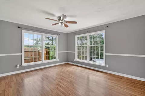 Living - 206 Pendleton Ave, Chilhowie, VA 24319 photo 5 of 10