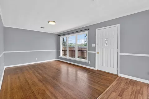 Living - 206 Pendleton Ave, Chilhowie, VA 24319 photo 3 of 10