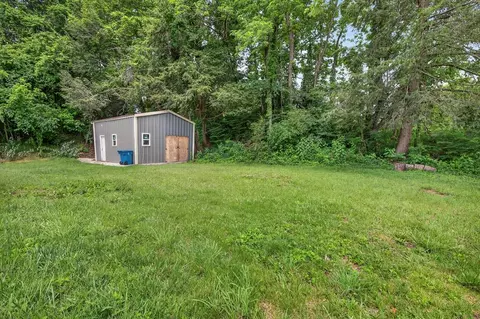 Exterior - 206 Pendleton Ave, Chilhowie, VA 24319 photo 10 of 11