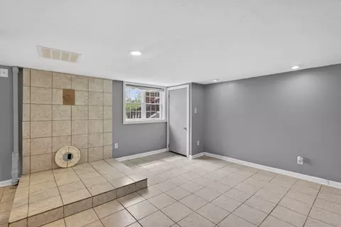 Living - 206 Pendleton Ave, Chilhowie, VA 24319 photo 8 of 10