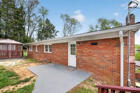 Exterior - 206 Pendleton Ave, Chilhowie, VA 24319 photo 7 of 11