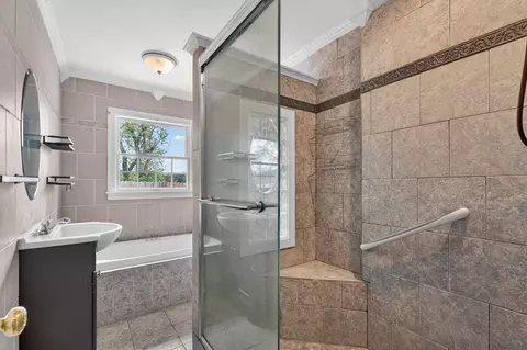 Bath - 206 Pendleton Ave, Chilhowie, VA 24319 photo 2 of 5
