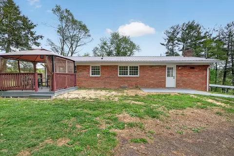 Exterior - 206 Pendleton Ave, Chilhowie, VA 24319 photo 6 of 11