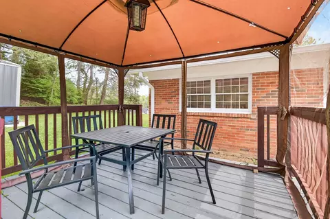 Exterior - 206 Pendleton Ave, Chilhowie, VA 24319 photo 9 of 11