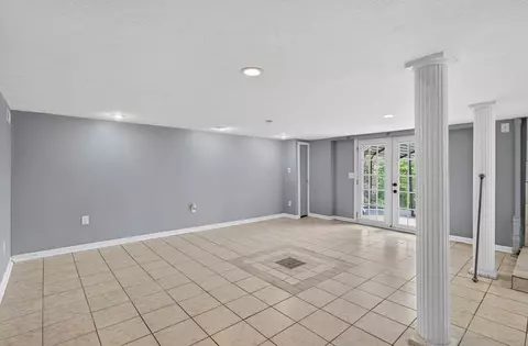 Living - 206 Pendleton Ave, Chilhowie, VA 24319 photo 6 of 10