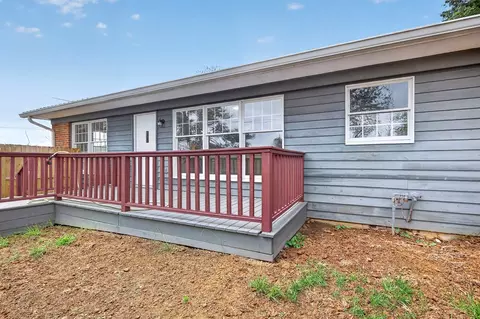 Exterior - 206 Pendleton Ave, Chilhowie, VA 24319 photo 4 of 11