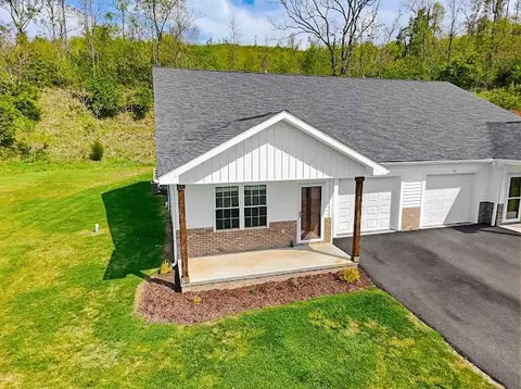 96 Village Ct, Lebanon, VA 24266