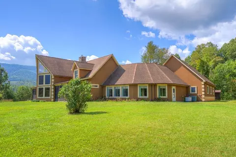 1782 Wolf Creek Rd, Narrows, VA 24124