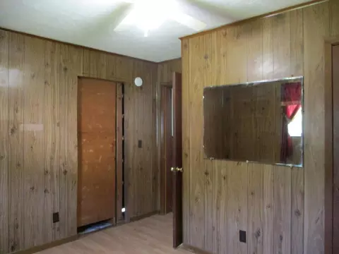 Bedroom - 178 Bane Bottom Ave, Cedar Bluff, VA 24609 photo 2 of 4