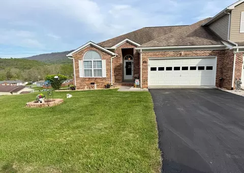 195 Forest Hill Dr, Tazewell, VA 24651