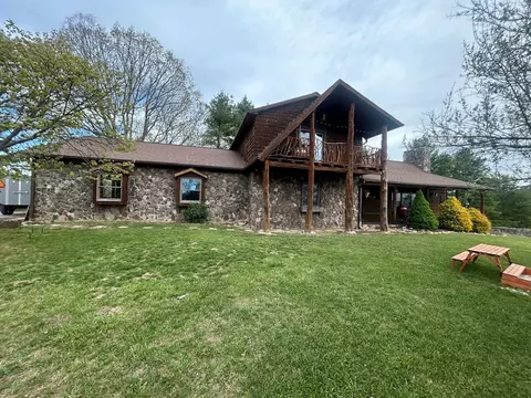 974 Huckleberry Rd, Crockett, VA 24323