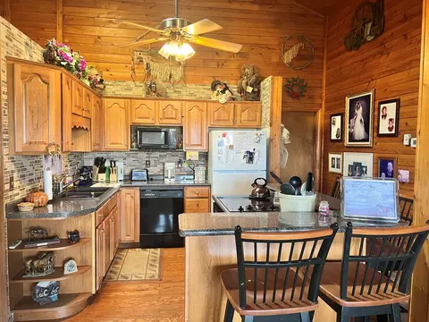 Kitchen - 2616 Pope, Ivanhoe, VA 24350 photo 4 of 4