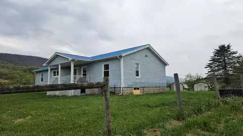 Exterior - 2241 Skydusky Rd, Bland, VA 24315 photo 2 of 9