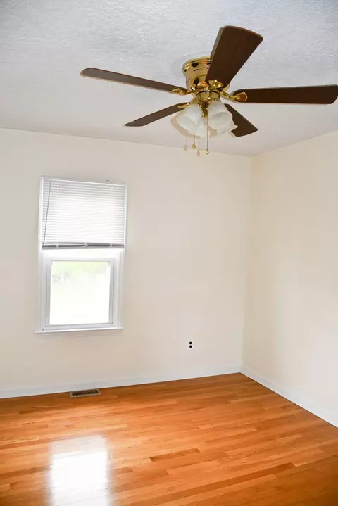 Bedroom - 2241 Skydusky Rd, Bland, VA 24315 photo 7 of 7