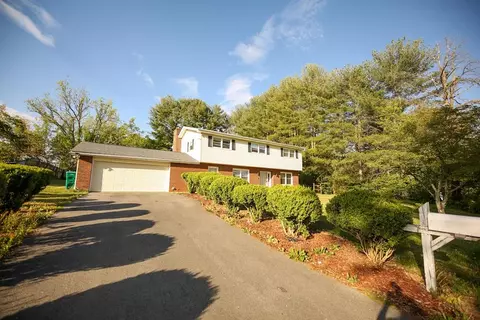 14011 14011 Stone Dr, Bristol, VA 24202