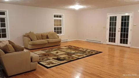 Living - 4616 Rakes Dr, Dublin, VA 24084 photo 5 of 5