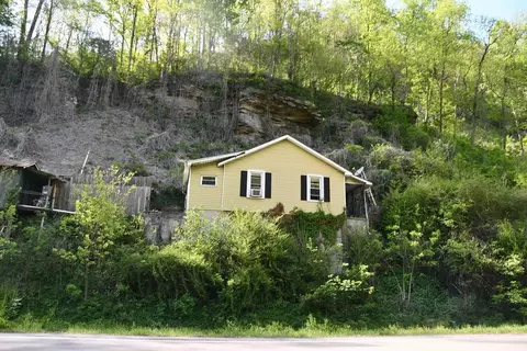 13162 Riverside Dr, Oakwood, VA 24631