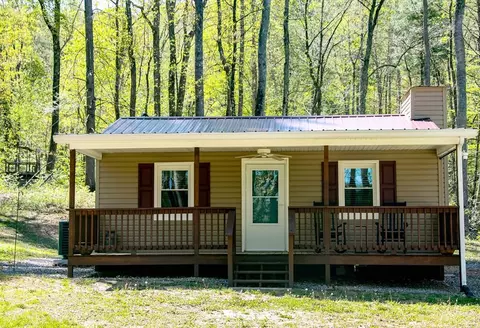17584 Burnt Cabin Trl, Chilhowie, VA 24319