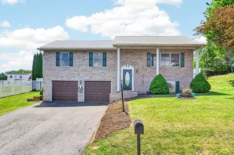 185 Cove Hills Dr, Wytheville, VA 24382