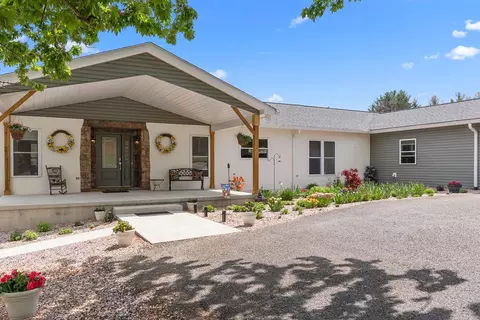 552 Dirt Nose Dr, Sparta, NC 28675