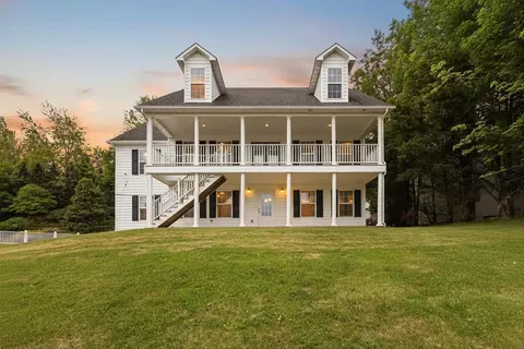 157 Stoneybrook Dr, Abingdon, VA 24210