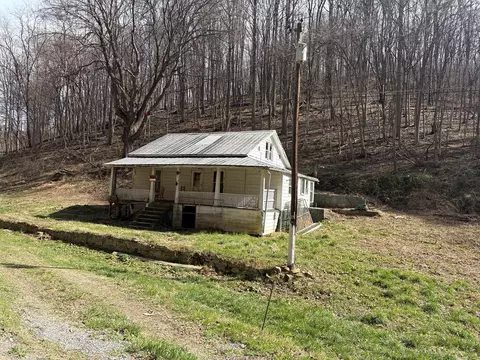 192 Blevins Rd, Narrows, VA 24124
