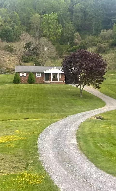 144 Harrison Rd, North Tazewell, VA 24630