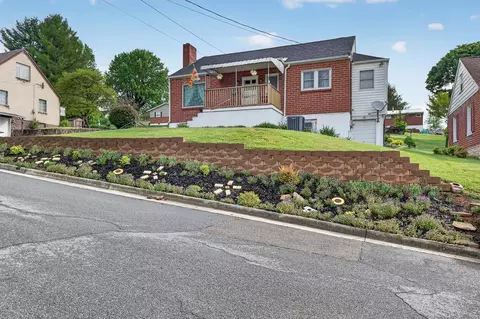 765 Henry St, Marion, VA 24354