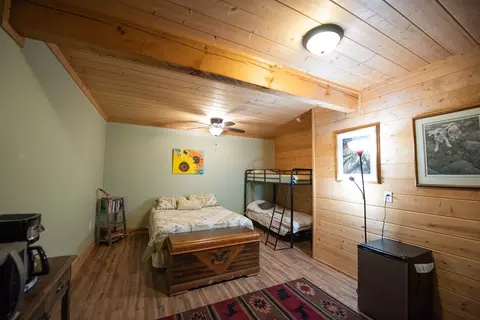 Bedroom - 542 Chestnut Falls Ln, Galax, VA 24333 photo 6 of 6