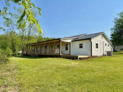 509 Island Rd, Bristol, VA 24201