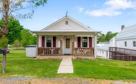 225 W Coyner Ave, Marion, VA 24354