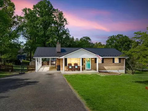 2510 Forest Hill Dr, Draper, VA 24324