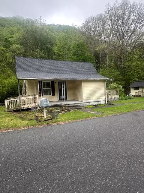 861 Allison Gap Rd, Saltville, VA 24370