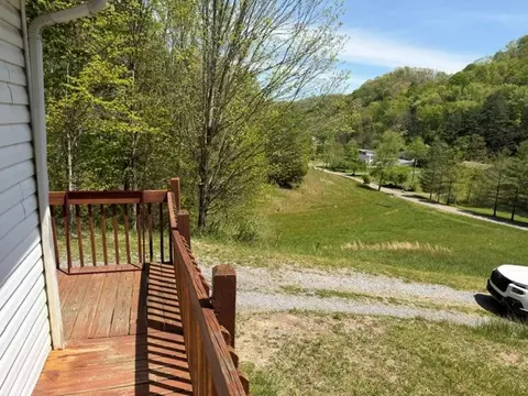 Exterior - 3361 Daw Rd, Cedar Bluff, VA 24609 photo 3 of 8