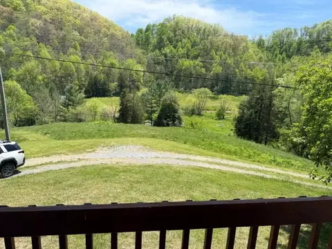 Exterior - 3361 Daw Rd, Cedar Bluff, VA 24609 photo 2 of 8