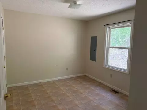 Bedroom - 3361 Daw Rd, Cedar Bluff, VA 24609 photo 1 of 2