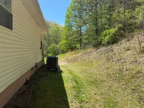 Exterior - 3361 Daw Rd, Cedar Bluff, VA 24609 photo 5 of 8